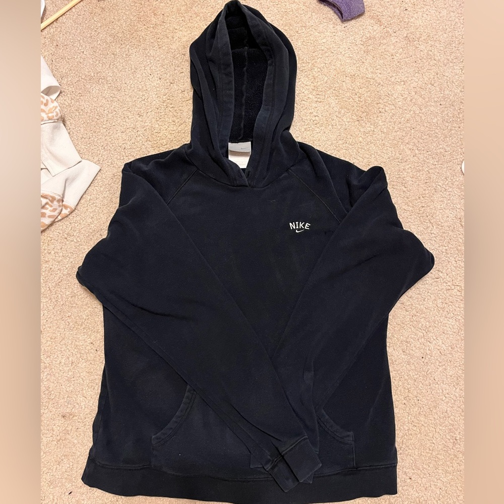 nike sweatshirt